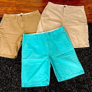Bundle! Lot of 3 pairs of Old Navy shorts - size 36